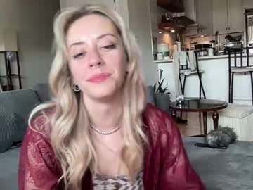 Cam for lilysirenblue