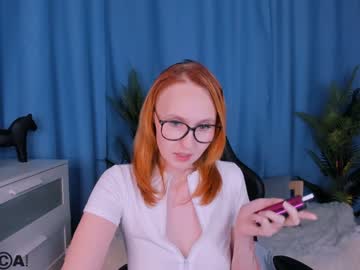 Cam for ella_hughes_