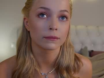 Cam for kellypeachcake