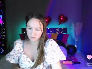 Cam for little_doll_meow